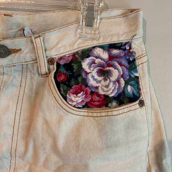 Calvin Klein White Denim Shorts Frayed Floral Pockets High Rise - Picture 3 of 5